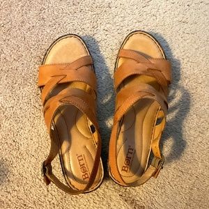 Born tan colored size 8 sandals